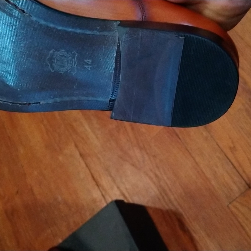 Shoes - Picture 6 of 11